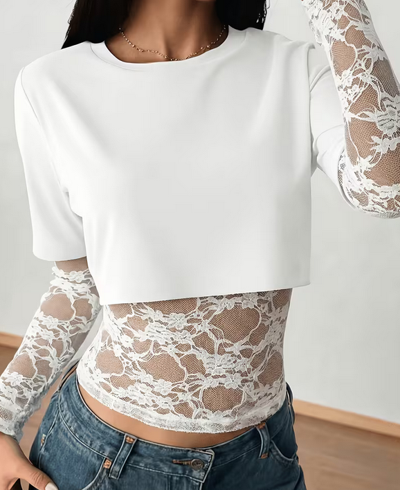 CAMISETA CORTA CON ENCAJE