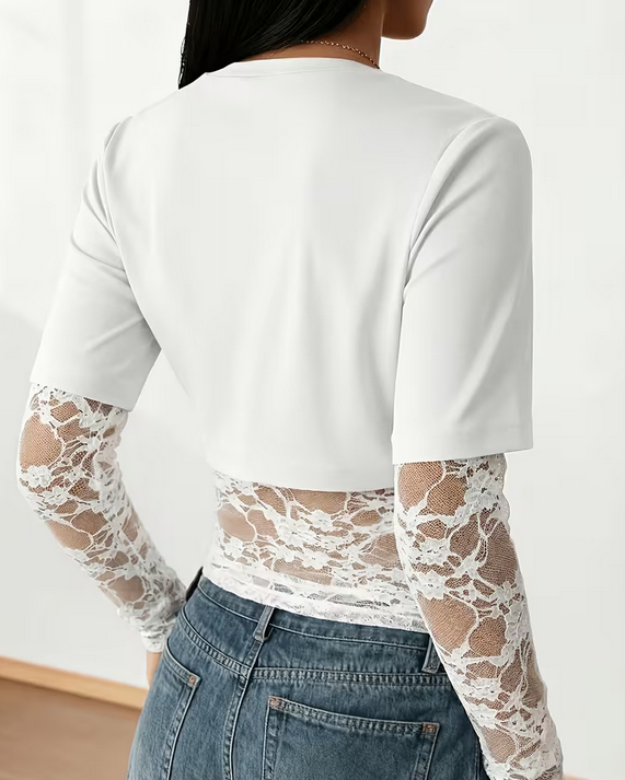 CAMISETA CORTA CON ENCAJE