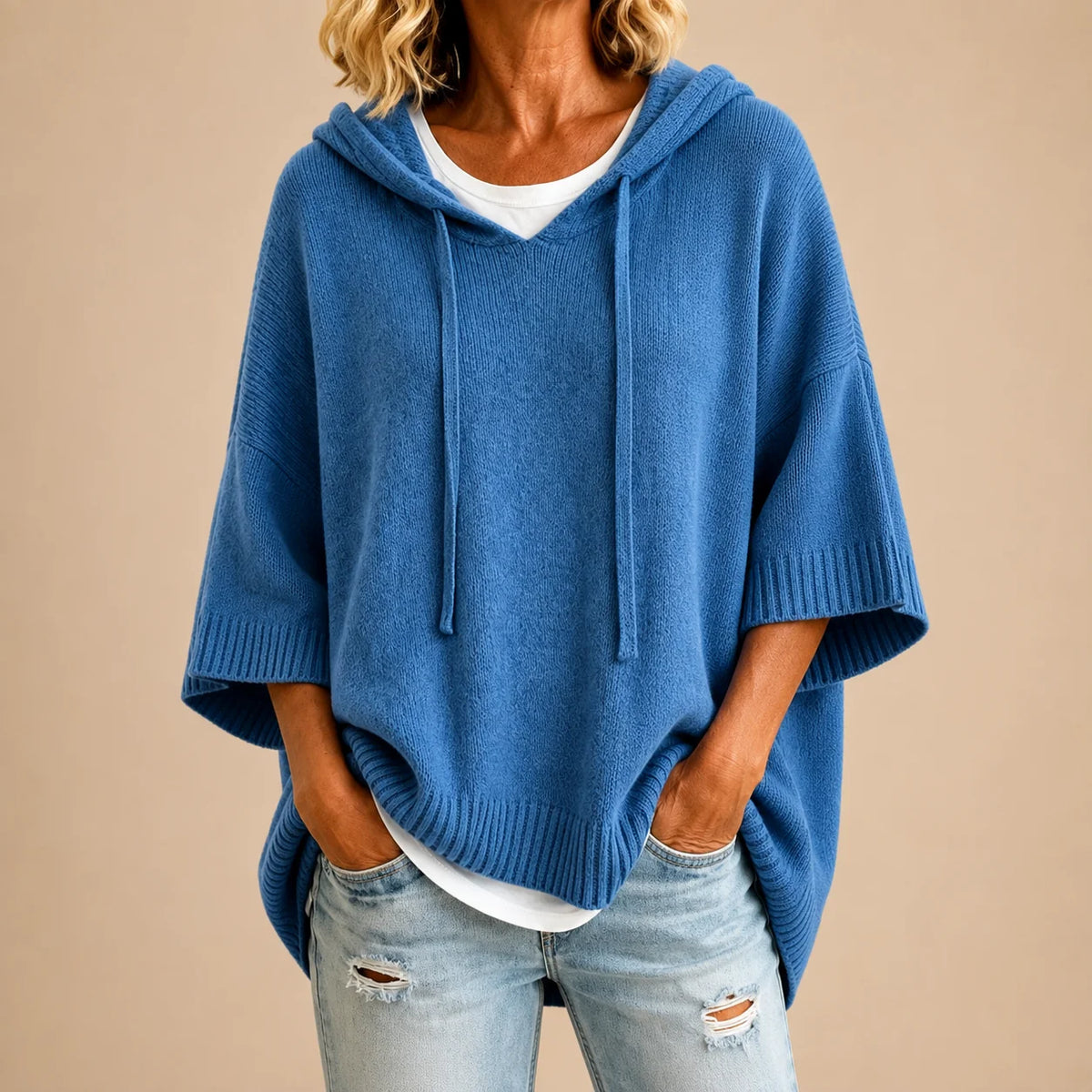 OTTAVIA | PONCHO DE PUNTO CON CAPUCHA Y MANGA TRES CUARTOS